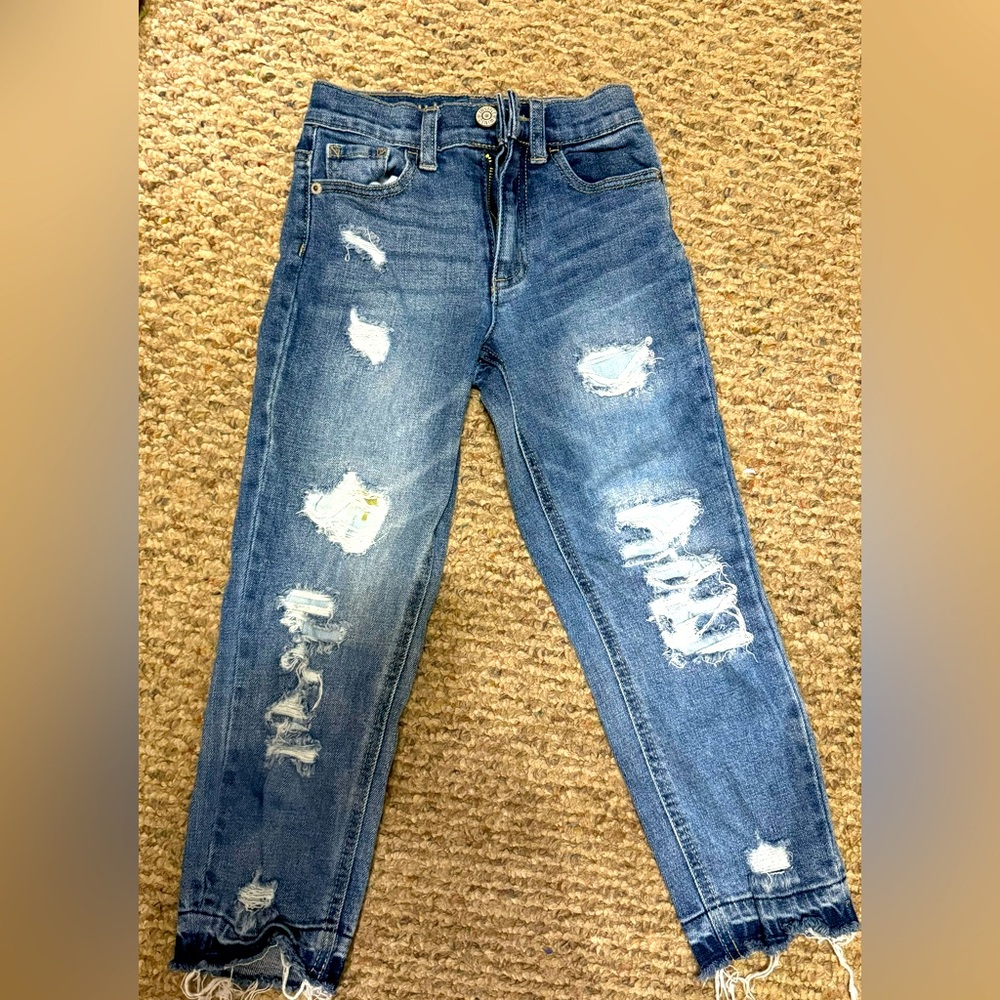Justice kids distress capri’s. Size 8